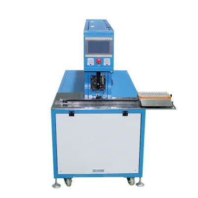 Tavolo scorrevole elettrico Macchina per spellare fili laser CO₂ CLS60-D Thumb