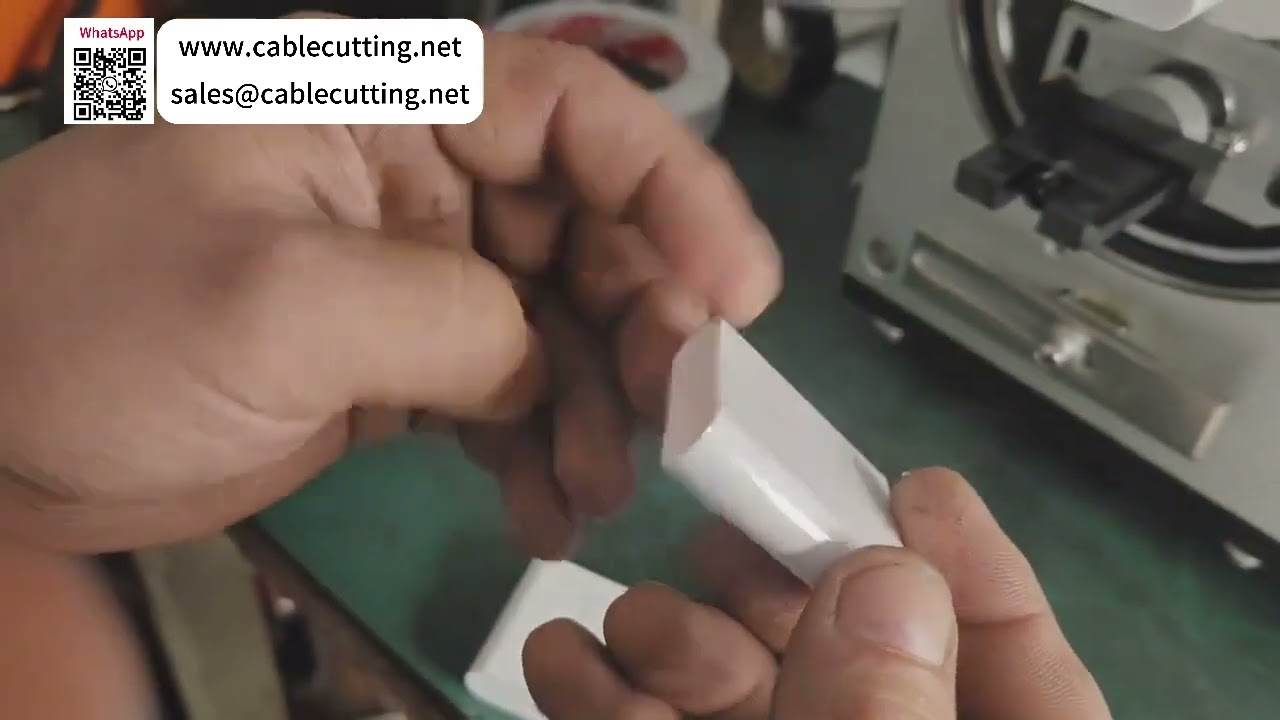 Macchina semiautomatica per avvolgimento involucro caricabatterie: applicazione film senza bolle