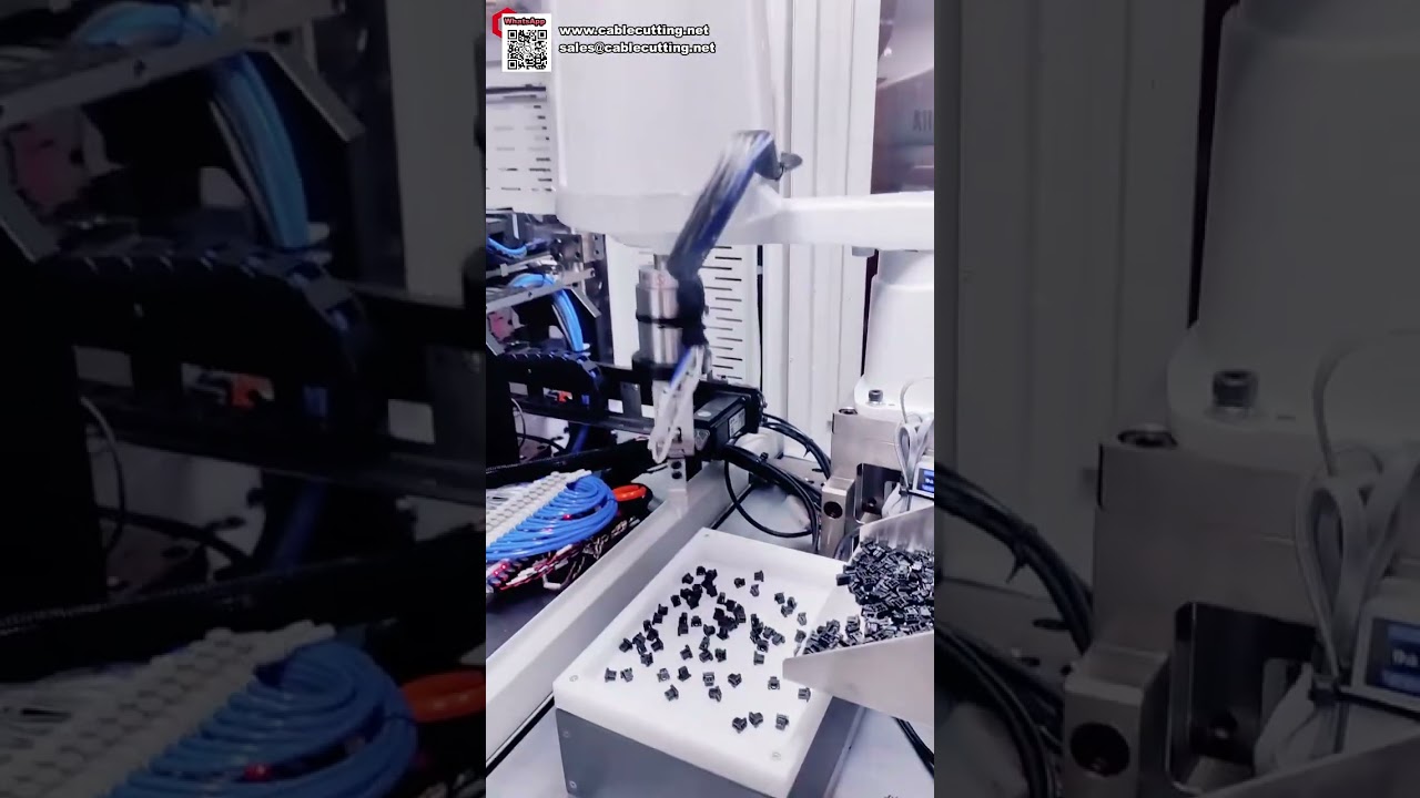 Macchina Automatica per Crimpatura Terminali e Inserimento Connettori con Vassoio di Alimentazione Flessibile