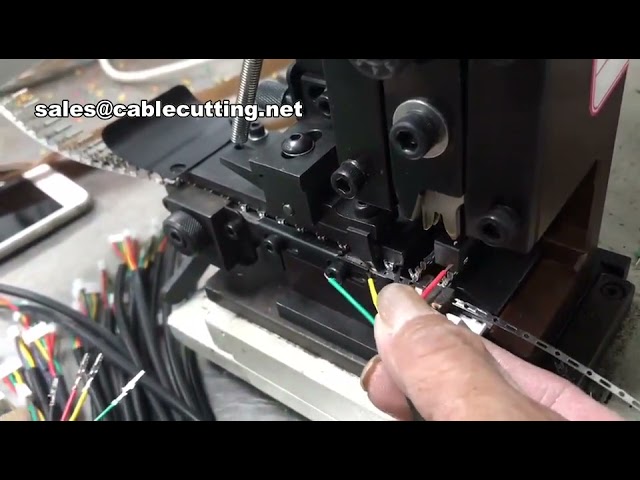 Applicatore di stampo per crimpatura terminali: guida professionale