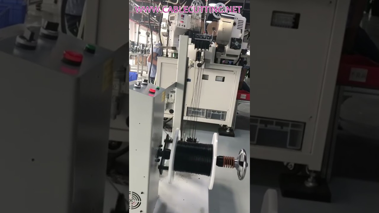 Alimentatore Automatico per Cavi: Massima Efficienza e Precisione