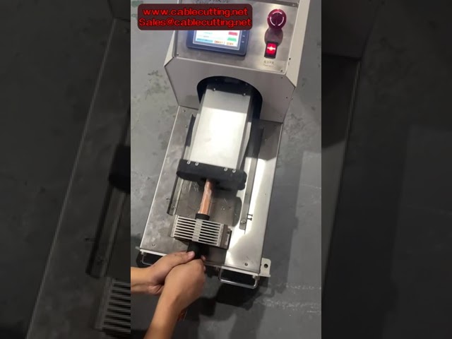 Spellacavi Automatico a Lama Rotativa per Automazione Industriale