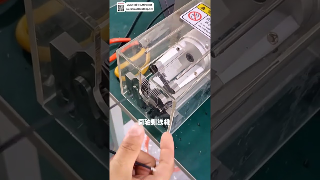 Macchina spellacavi coassiali – Taglio di precisione multistrato per cablaggi industriali