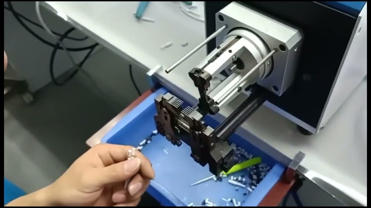 Spellacavi Coassiali Semi-Automatico: RG58 e RG6 con Precisione