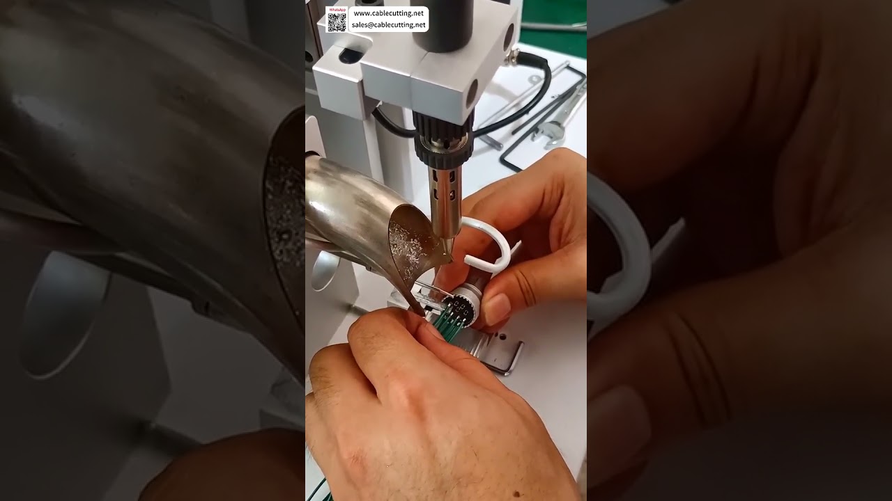Macchina per saldatura semi-automatica pneumatica: regolazione angolare perfetta per connettori aeronautici