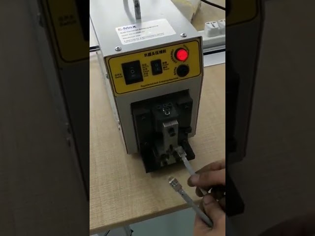 Macchina crimpatrice RJ45 per connettori Ethernet: installazione rapida e affidabile