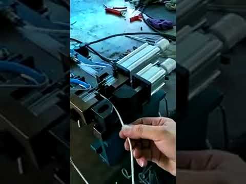 Spelafili automatico pneumatico: macchina per stripping cavi di precisione