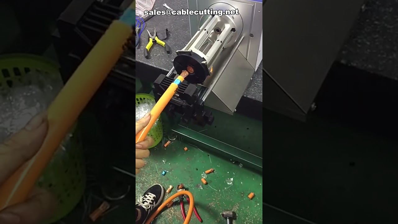 Attrezzatura Professionale per Spellatura Cavi | Spelatrice Rotativa e Macchina per Linee ad Alta Temperatura